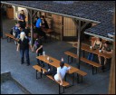 EQ26_2119_Hof_Fruehstueckszeit_Sa2.jpg